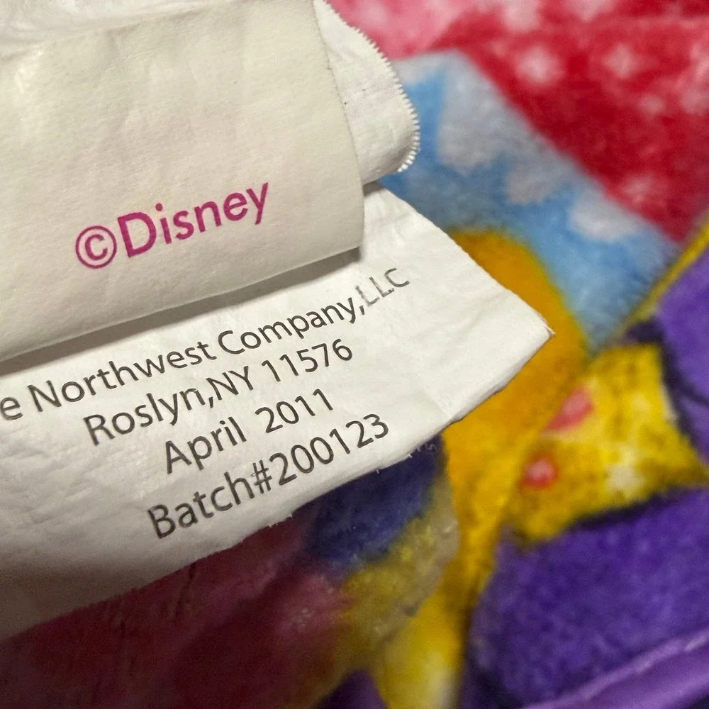 Disney‎ Princess Fleece Throw Blanket Aurora Belle Cinderella 2011 Purple HTF